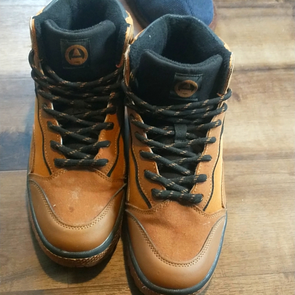 Skateboard Hikers AMNESIA NEW